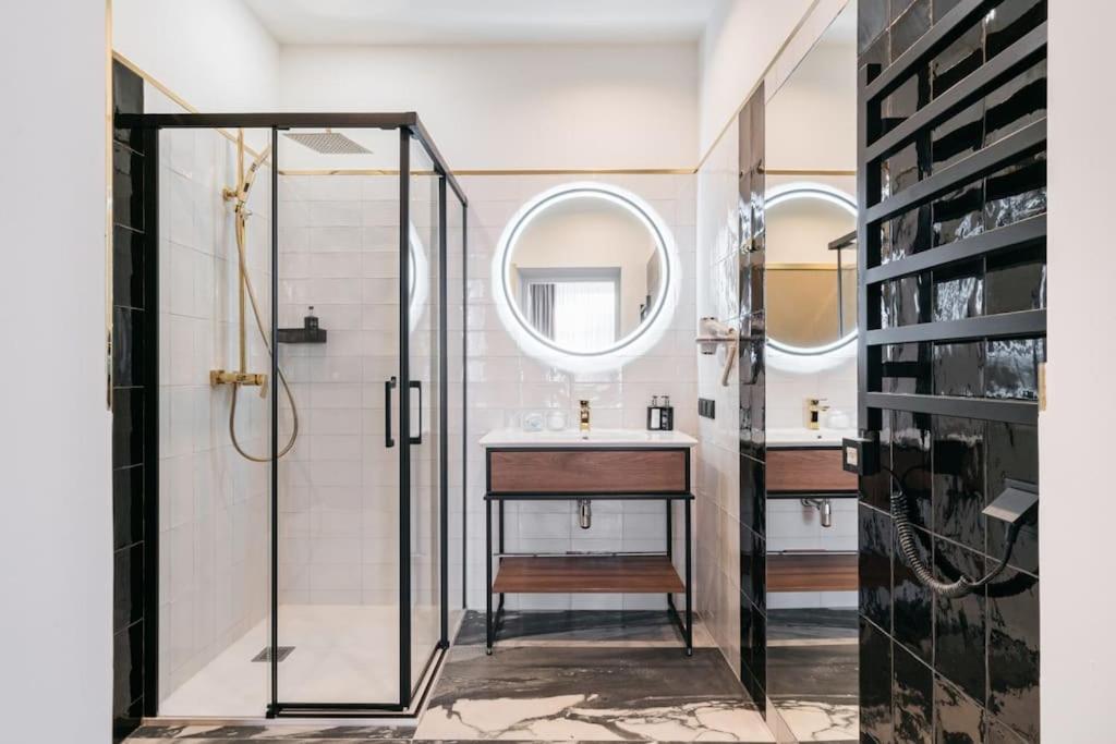 Deluxe Two-bedroom With Old Town View