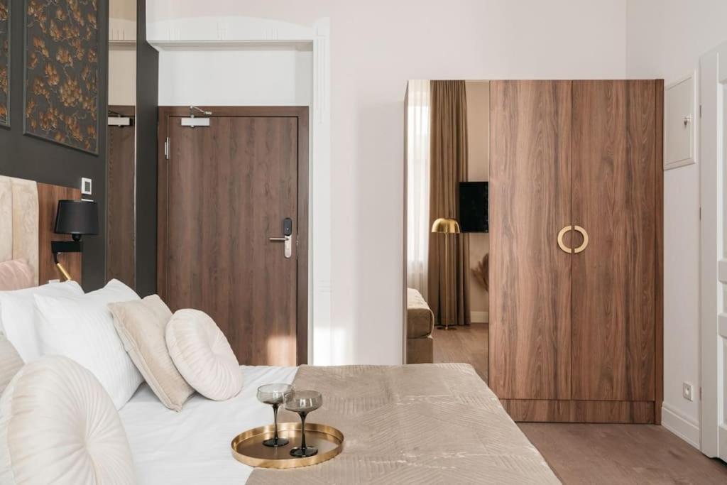 Deluxe Two-bedroom With Old Town View Apartament *