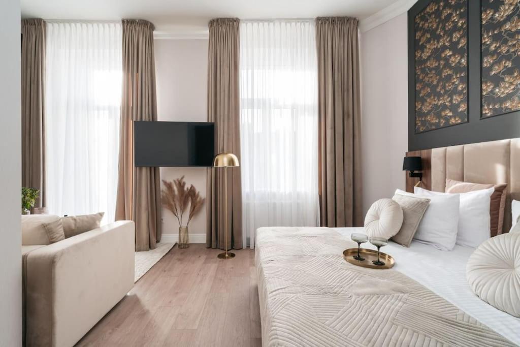 Deluxe Two-bedroom With Old Town View