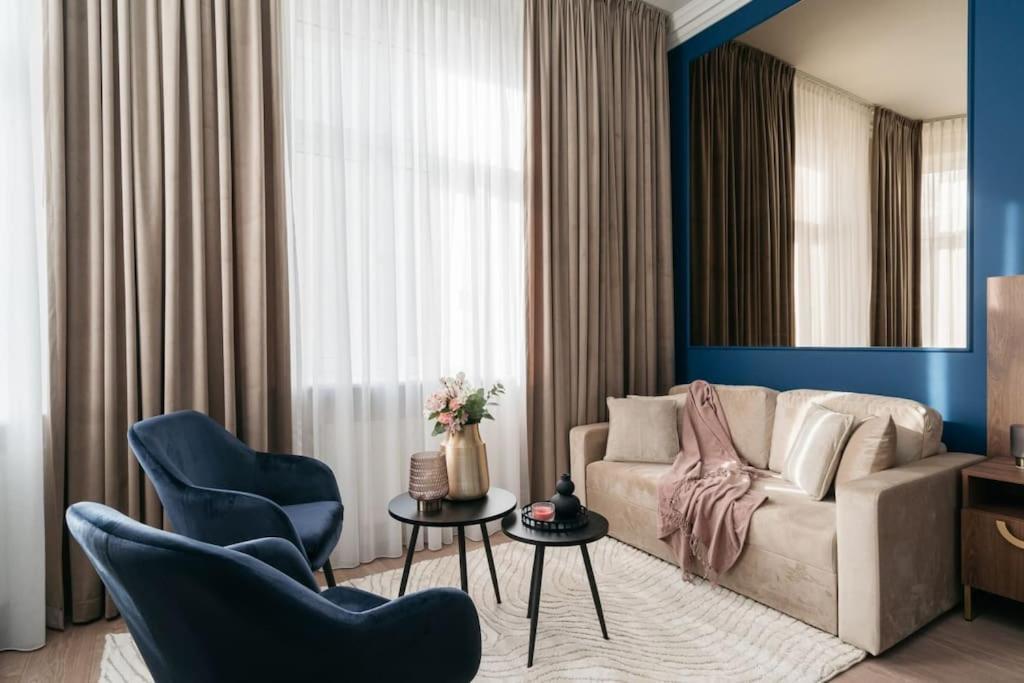 Deluxe Two-bedroom With Old Town View